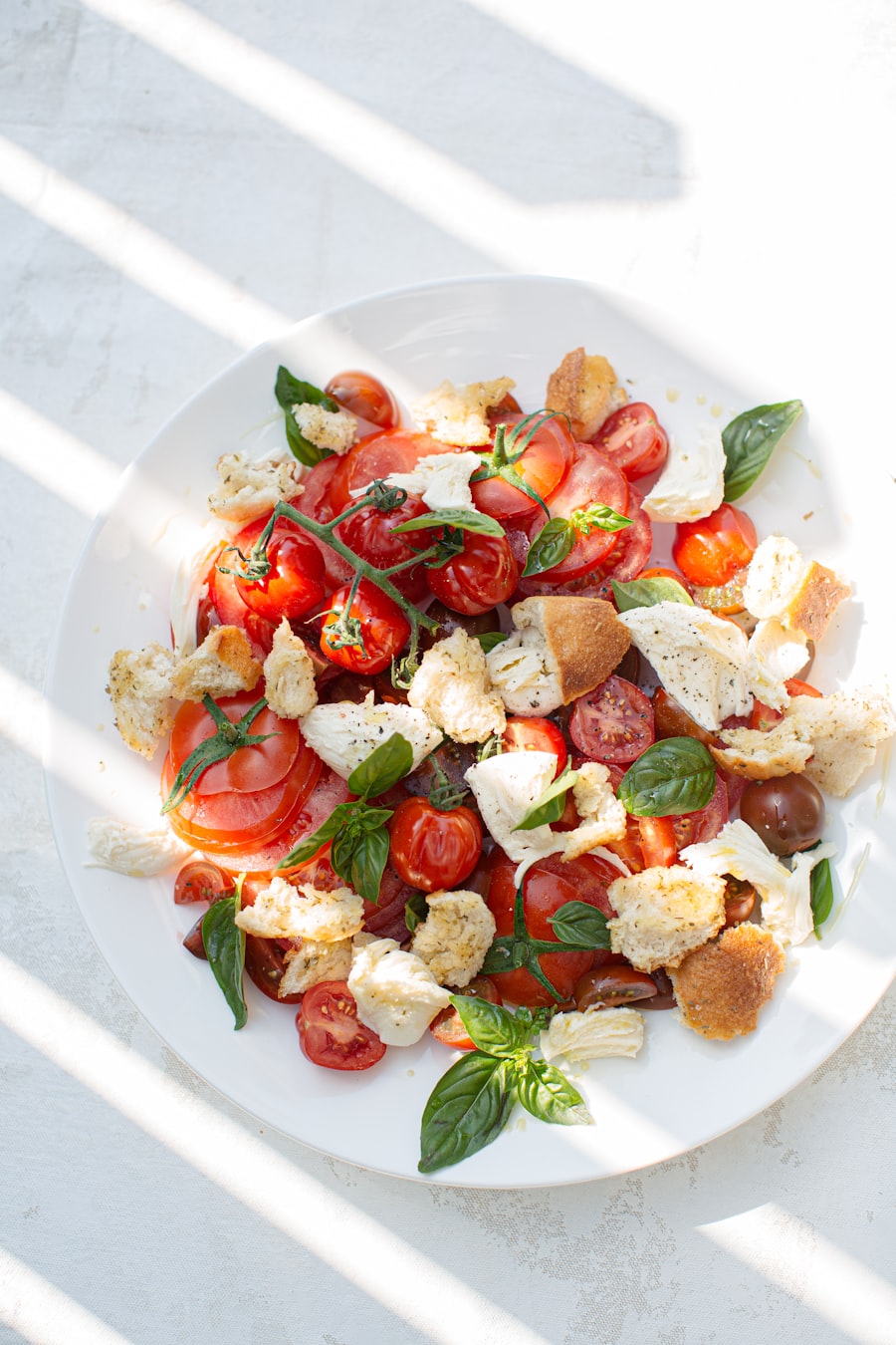 Caprese salad with tomato, mozzarella and basil